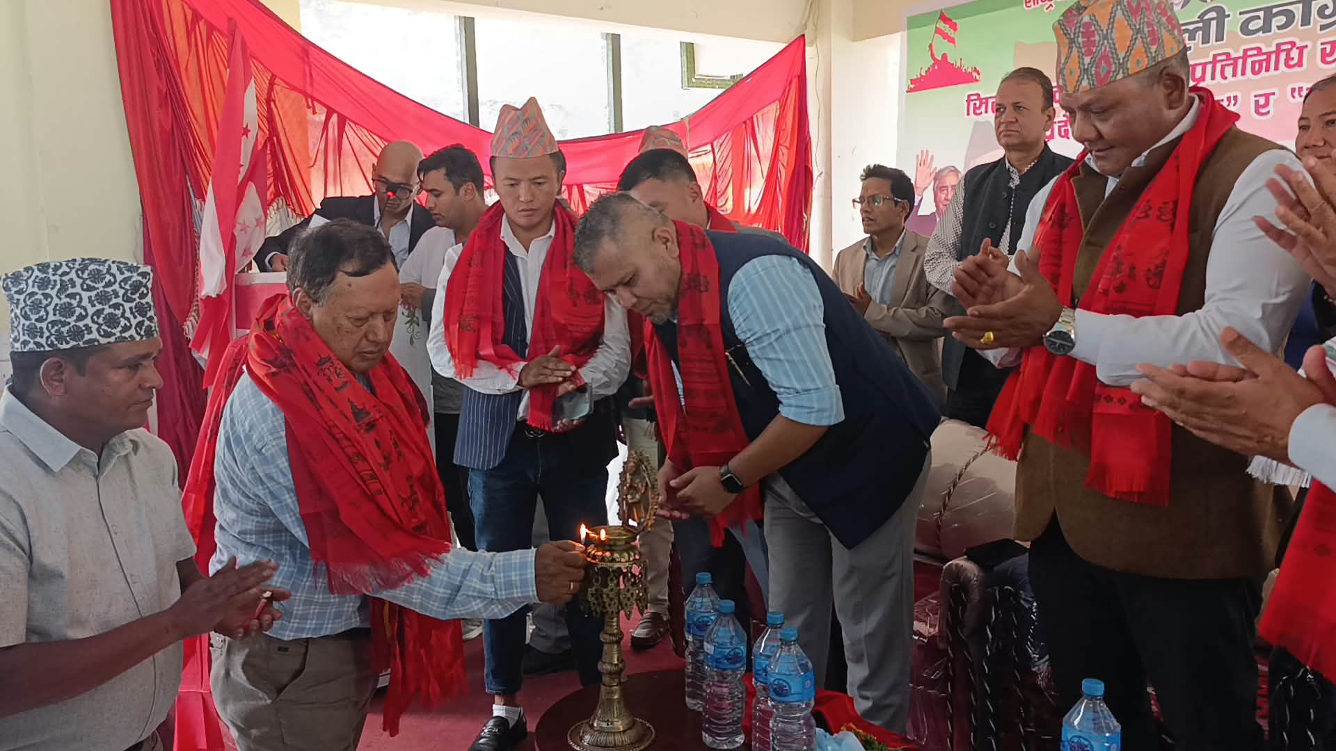 विदेशीको इसारामा गगनले कांग्रेस छिन्नभिन्न बनाएको मोहन बस्नेतको आरोप