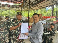 रसुवाका बाढीपीडितलाई प्राकृतिक स्रोत द्वन्द्व रूपान्तरण केन्द्रको राहत