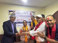पुस्तक तथा स्टेशनरी व्यवसायी संघ सिन्धुपाल्चोक गठन, केन्द्रिय सदस्य थापाले खुवाए सपथ