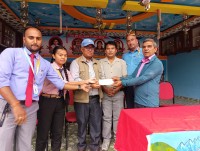 रसुवा बाढीपीडितलाई प्रगति अंग्रेजी माध्यमिक विद्यालयको १ लाख ९१ हजार रुपैयाँ सहयोग