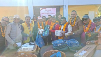 लायन्स क्लब अफ काठमाडौं डाँफेद्वारा मेलम्ची–३ स्थित कालिकाशरण आधारभूत विद्यालयमा सामग्री हस्तान्तरण