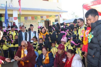 क्यौलेठाना आधारभूत विद्यालयमा अध्ययनरत १०५ जना बालबालिकालाई पोसाक वितरण