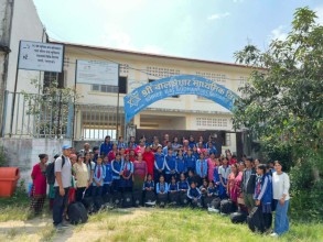 ग्रामीण स्वास्थ्य र शिक्षा सेवा गुठी ( रेस्ट) द्वारा  अमेरिकन हिमालयन फाउन्डेसनको सहयोगमा शैक्षिक सामग्री वितरण