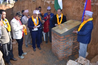 ईन्द्रावती गांउपालिकामा एकैदिन दुईवटा स्वास्थ्य चाैकि भवनकाे शिलान्यास