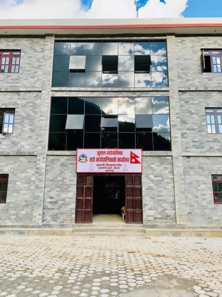 जुगलको निर्देशन : देश जल्दा खुसी मान्ने कर्मचारी–शिक्षकले राजीनामा दिनु