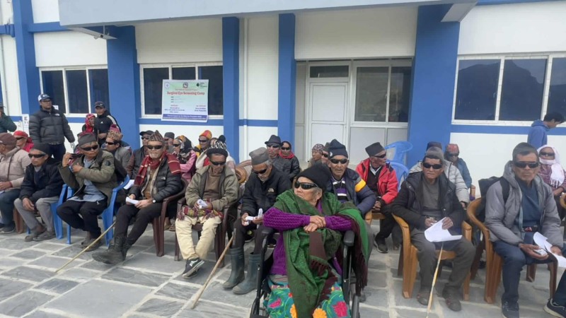 हेलम्बु गाउँपालिकामा निःशुल्क आँखा शिविर, १ हजार ११६ जनाको आँखा परिक्षण