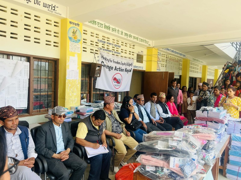 प्रयत्न र टिम परियोजना अन्तर्गत शैक्षिक सामग्री वितरण कार्यक्रम  सम्पन्न