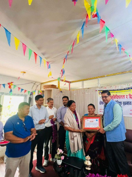 सुनकोशी गाउँपालिका पूर्ण खोप सुनिश्चितता र दिगोपना घोषणा, स्वयंसेविका सम्मानित