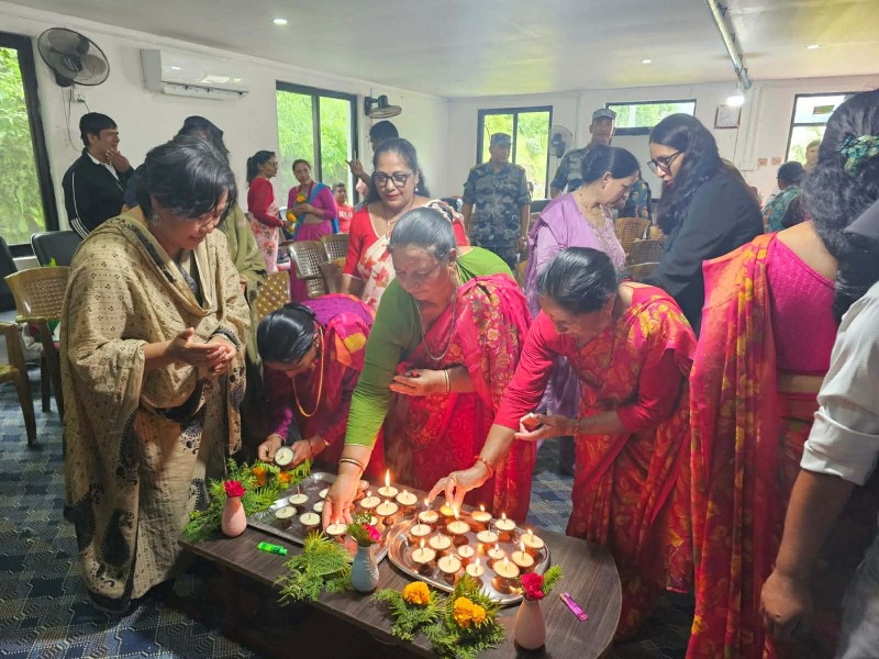 ग्रामीण महिला सिर्जनशील परिवारको ३३औँ स्थापना दिवस महिला अधिकार र सामाजिक न्यायमा योगदान पु¥याउने १२ महिला सम्मानित