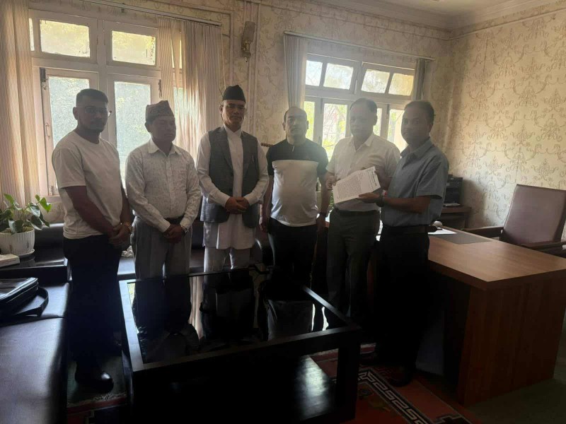 याङ्री लार्के स्थानिय सरोकार समितिद्धारा मेलम्ची खानेपानीलाई ज्ञापन पत्र पेश
