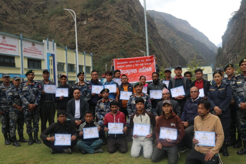 भोटेकोशीको स्थानीयलाई सशस्त्र प्रहरीद्धारा सिपमुलक तालिम प्रदान