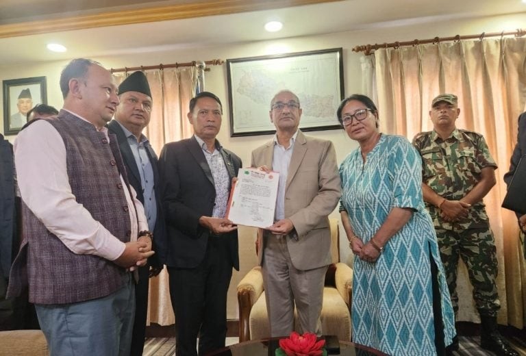 सिन्धुपाल्चोकमा इलाका प्रशासन कार्यालय विस्तारको माग गृहमन्त्री र भौतिक पूर्वाधार मन्त्री दुवैको प्रतिबद्धता