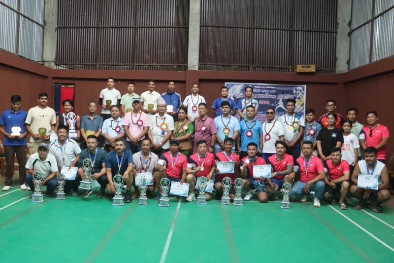 जिल्ला स्तरीय दोस्रो नगर कप ब्याडमिन्टन प्रतियोगिता सम्पन्न, प्रदेश पदक विजेता खेलाडी सम्मानित