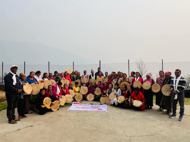 थाङ्पालकोटका ४५ महिलालाई  मकैको खोस्टाको  चकटी बुन्ने तालिम सम्पन्न