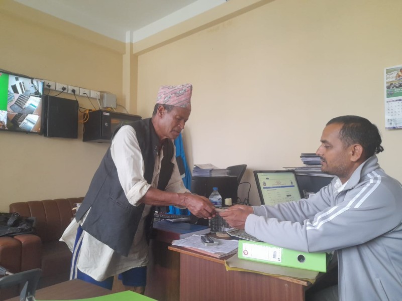 हल गोरु पाल्ने किसानले पाए अनुदान