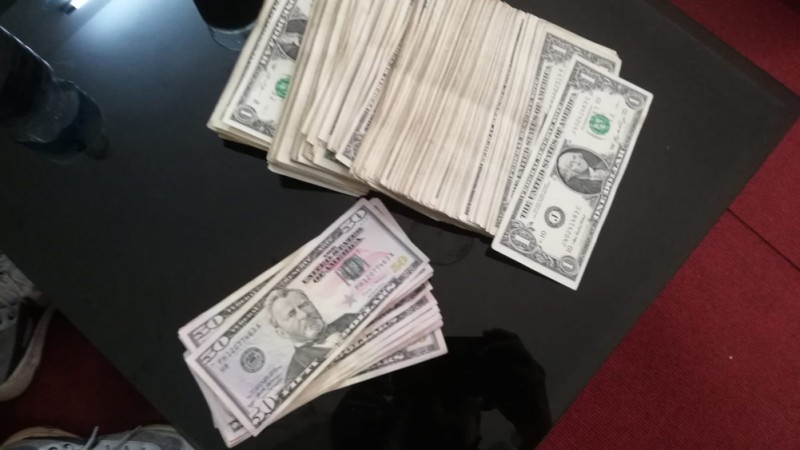 डलर देखाएर ठगी गर्न लाग्दा समातिए