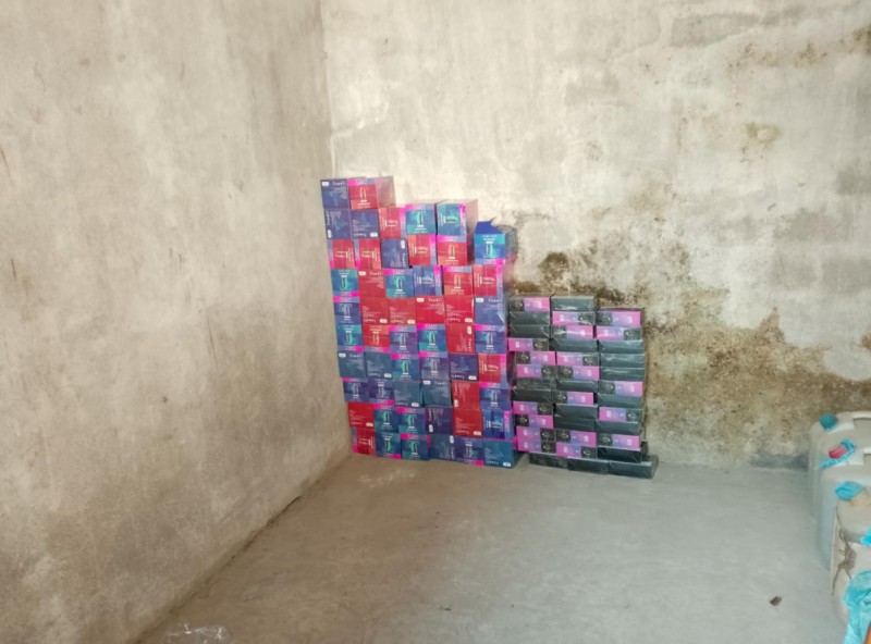 तातोपानी नाकाबाट काठमाडौं जाँदै गरेको कन्टेनरबाट साढे २५ लाख बराबरको भेप लगायतका सामान बरामद